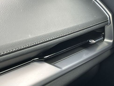 Used 2024 Cadillac XT4 Premium Luxury image 46