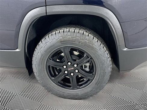 Used 2022 GMC Acadia AT4 w/ Technology Package image 31