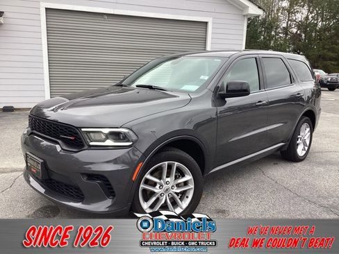 Used 2023 Dodge Durango GT image 1