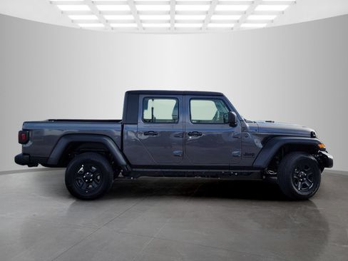 New 2026 Jeep Gladiator Sport AWD/4WD image 4