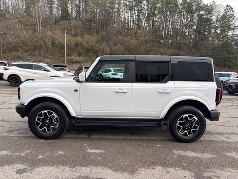 Used 2025 Ford Bronco Outer Banks image 2