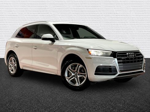 Used 2019 Audi Q5 2.0T Premium w/ Convenience Package AWD/4WD image 3