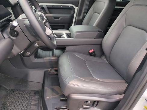 Used 2026 Land Rover Defender 110 X-Dynamic SE AWD/4WD image 12