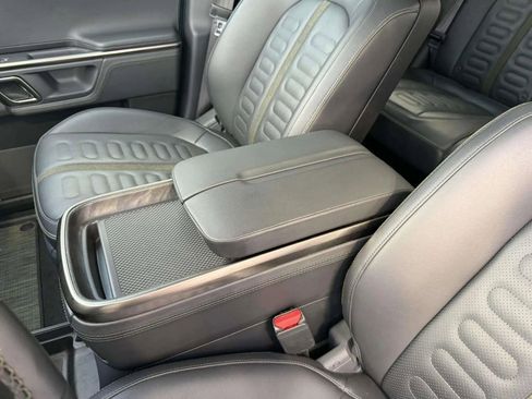 Used 2022 Rivian R1T Launch Edition image 18