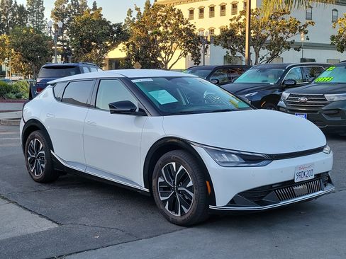 Used 2024 Kia EV6 Wind image 25