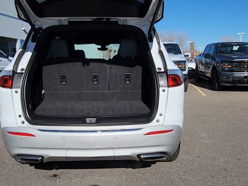 Used 2024 Buick Enclave Premium image 28