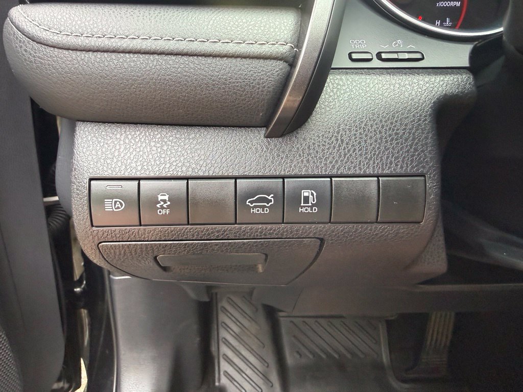 Used 2019 Toyota Camry XSE FWD image 21