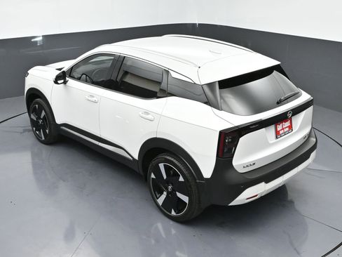 Used 2025 Nissan Kicks SR image 40