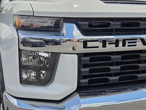 Used 2023 Chevrolet Silverado 3500 LT w/ Convenience Package AWD/4WD image 4