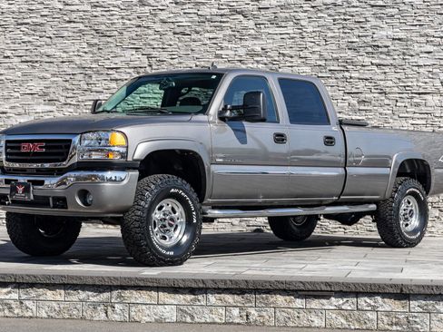 Used 2006 GMC Sierra 2500 SLT w/ Heavy-Duty Power Package image 9