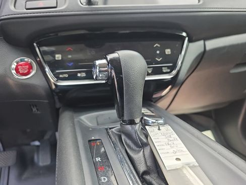 Used 2018 Honda HR-V EX image 18
