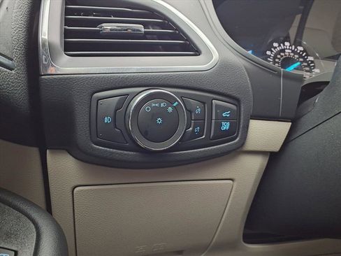 Certified 2024 Ford Edge Titanium image 19