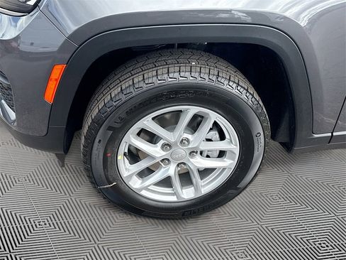 New 2025 Jeep Grand Cherokee Laredo X image 34