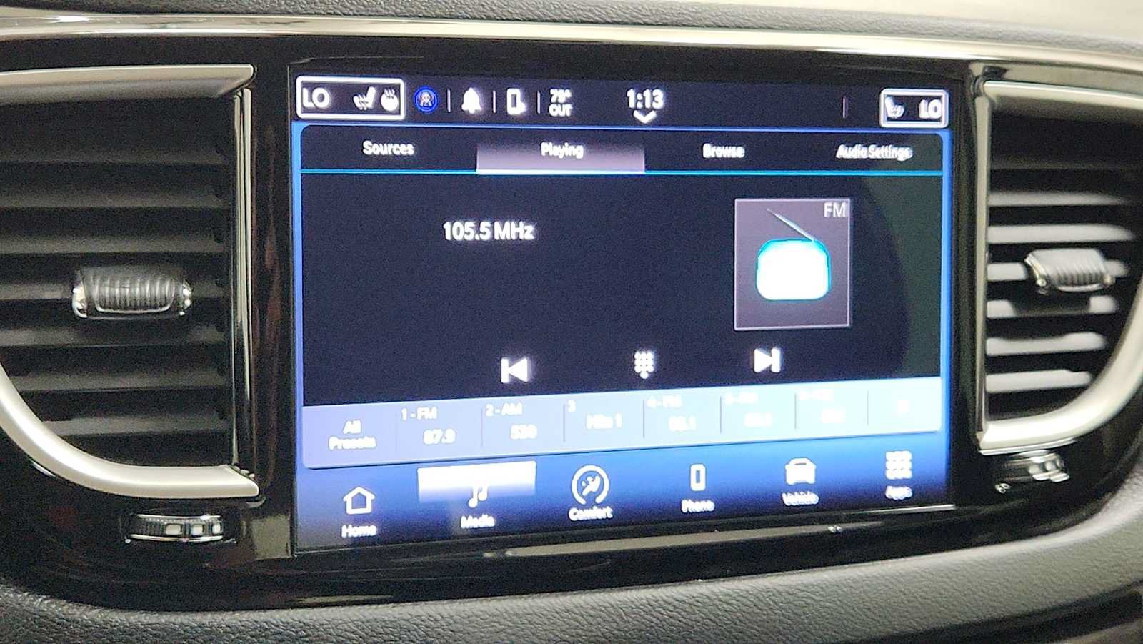 Used 2023 Chrysler Pacifica Touring-L FWD image 18