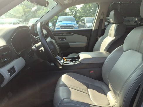 Used 2024 Honda Pilot Touring image 20