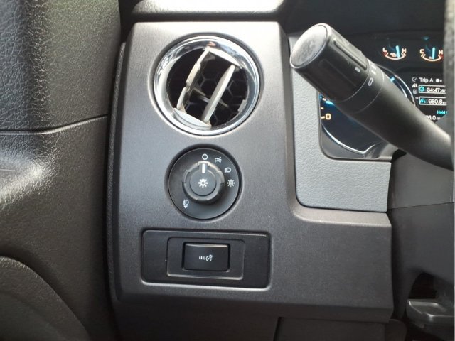 Used 2011 Ford F150 XLT w/ XLT Chrome Pkg AWD/4WD image 13