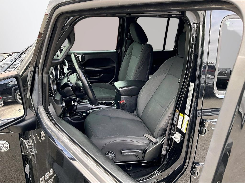 Used 2018 Jeep Wrangler Unlimited Sport S AWD/4WD image 24