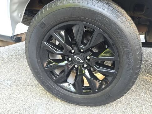 Used 2022 Chevrolet Silverado 1500 Custom RWD image 11