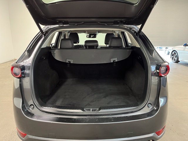 Used 2018 MAZDA CX-5 Touring w/ Preferred Equipment Package FWD image 17