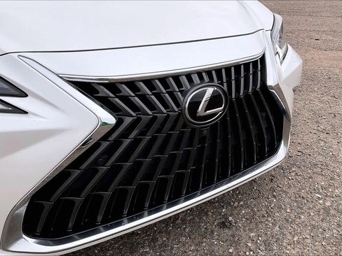 Used 2022 Lexus ES 350 w/ Accessory Package image 29