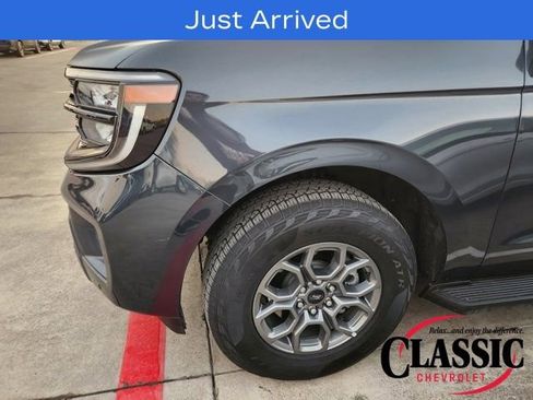 Used 2025 Ford Expedition Max Active image 11