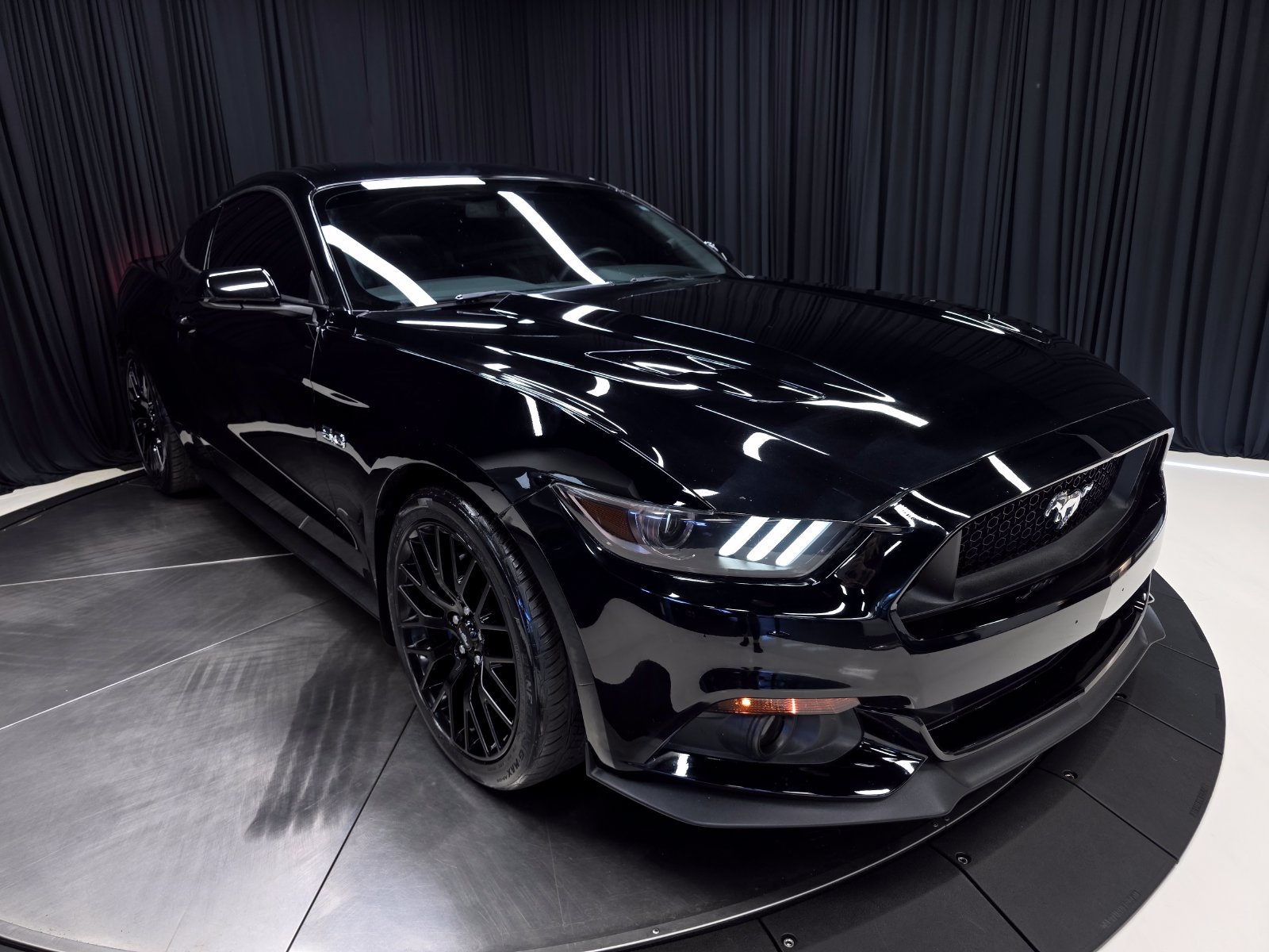 Used 2017 Ford Mustang GT Premium w/ GT Performance Package RWD image 49