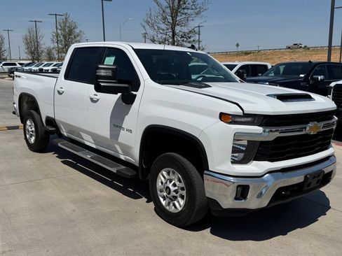 Used 2025 Chevrolet Silverado 2500 LT w/ Convenience Package AWD/4WD image 7