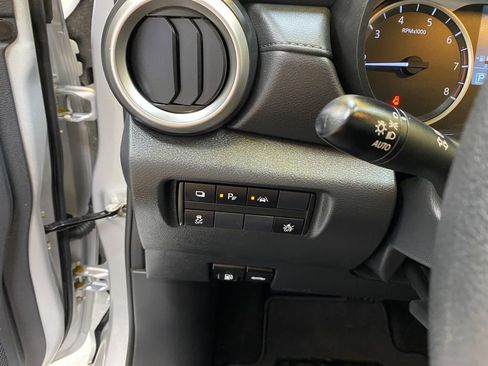 Used 2025 Nissan Versa S w/ Trunk Package FWD image 31