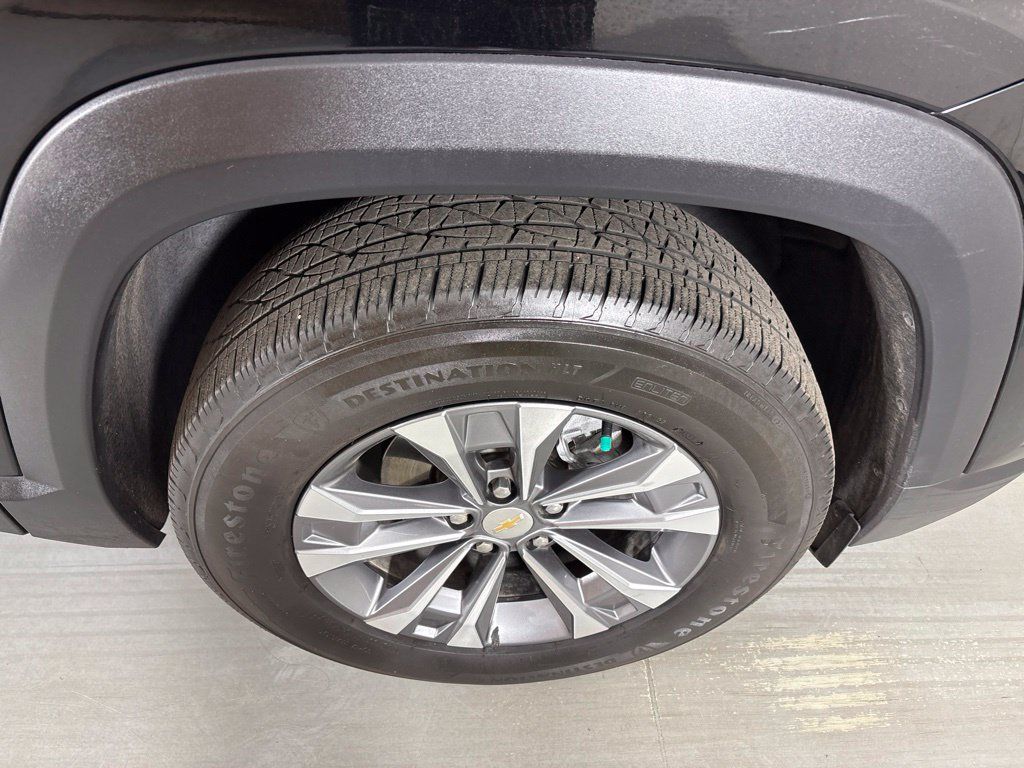 Used 2025 Chevrolet Equinox LT w/ Convenience Package II FWD image 14