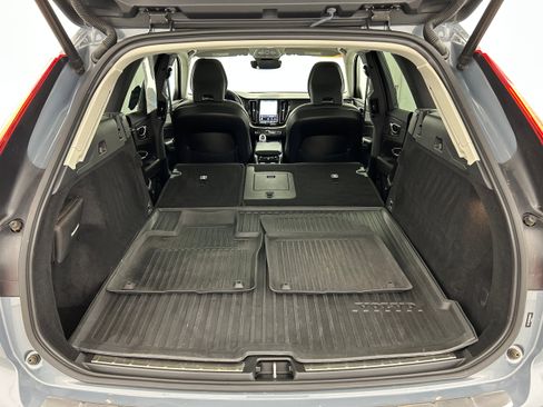 Used 2022 Volvo XC60 B5 Inscription w/ Climate Package AWD/4WD image 33