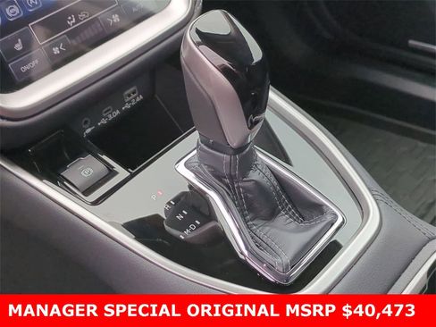 Certified 2025 Subaru Outback Limited image 33