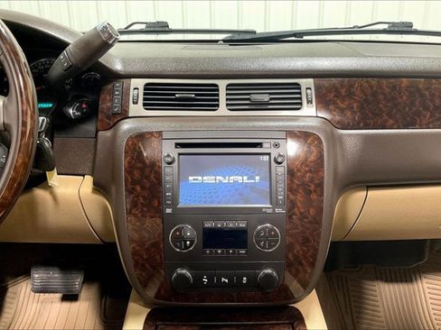 Used 2014 GMC Yukon Denali image 6