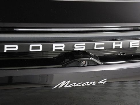 New 2026 Porsche Macan 4 Electric image 22