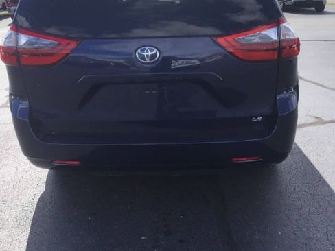Used 2020 Toyota Sienna LE FWD image 4