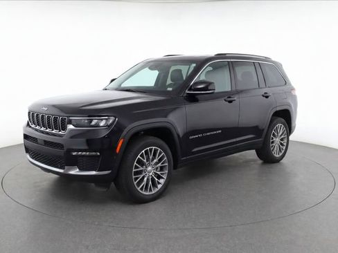 Used 2022 Jeep Grand Cherokee Summit RWD image 1
