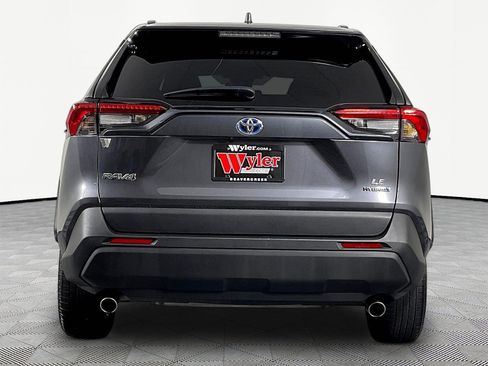 Used 2024 Toyota RAV4 LE AWD/4WD image 5