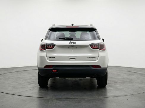 Used 2025 Jeep Compass Trailhawk AWD/4WD image 7