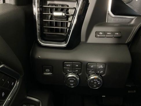 New 2026 GMC Sierra 3500 Denali w/ Denali Reserve Package AWD/4WD image 25