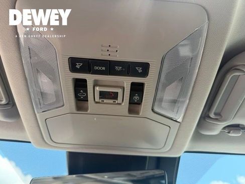 Used 2021 Toyota RAV4 Limited AWD/4WD image 17