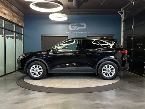 Used 2023 Ford Escape Active w/ Tech Pack #2 AWD/4WD image 6