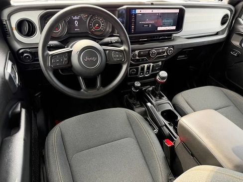 Used 2025 Jeep Wrangler Sport AWD/4WD image 31