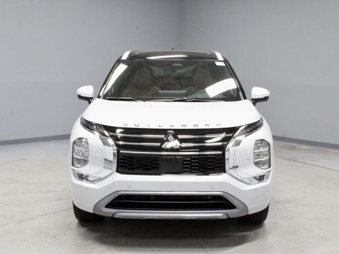 New 2025 Mitsubishi Outlander SEL image 3