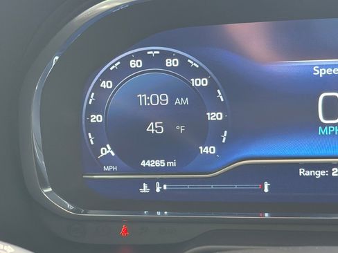 Used 2022 Chevrolet Suburban RST w/ Luxury Package image 25