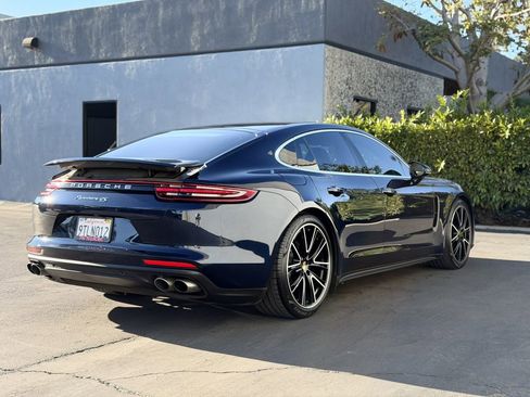 Used 2018 Porsche Panamera 4S image 10