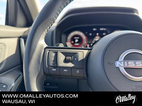 Used 2024 Nissan Rogue SL w/ SL Premium Package image 16