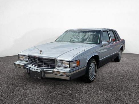 Used 1992 Cadillac De Ville Sedan FWD image 1