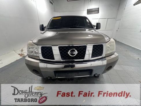 Used 2006 Nissan Titan SE image 2