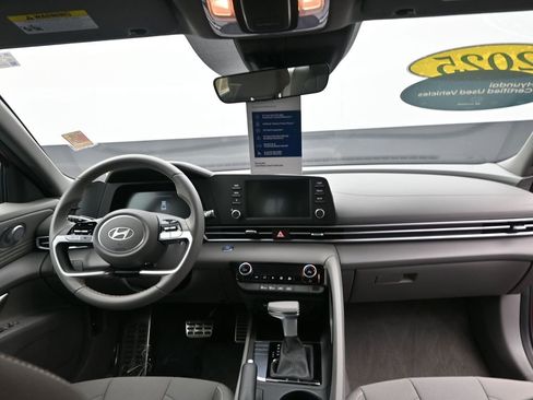 Certified 2025 Hyundai Elantra Sport image 13