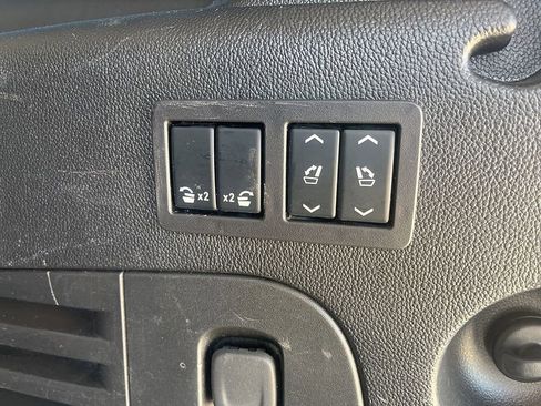 Used 2019 GMC Yukon XL Denali image 23