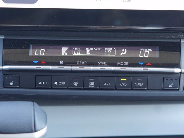 Certified 2026 Toyota Sienna XLE FWD image 26